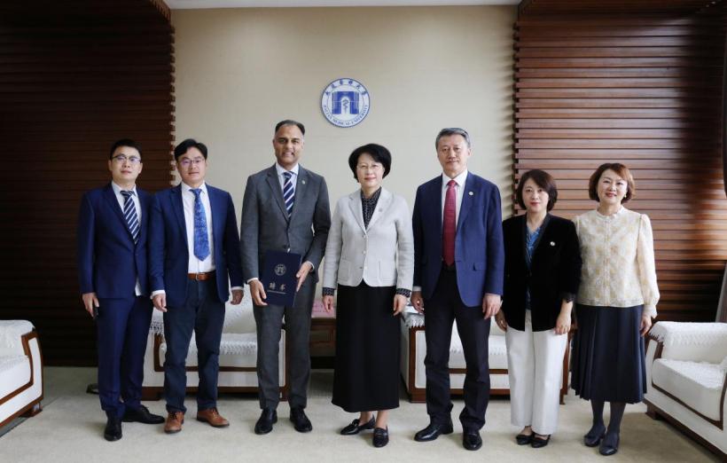 美国约翰霍普金斯医院维凯什·K·辛格教授来访交流