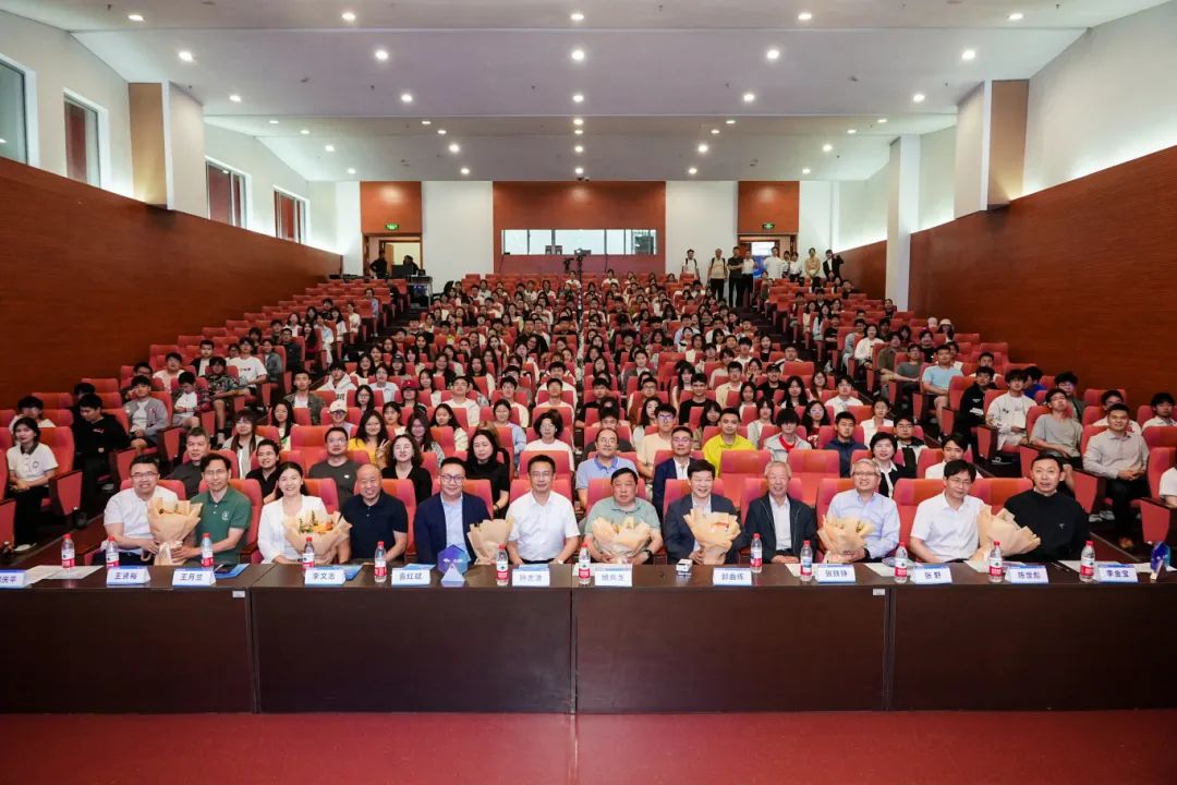 大连医科大学成功举办智启梦想高校行第十四站公益活动