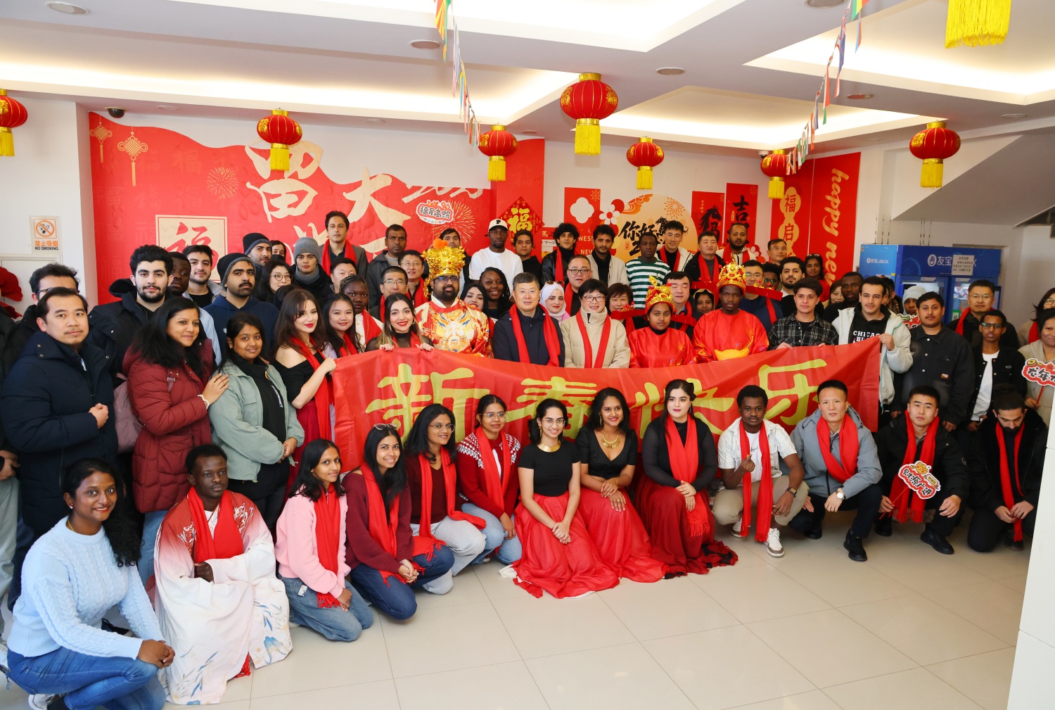 马韵传情，中外同馨——我校举办留学生“新春同乐，四海一家”春节文化...