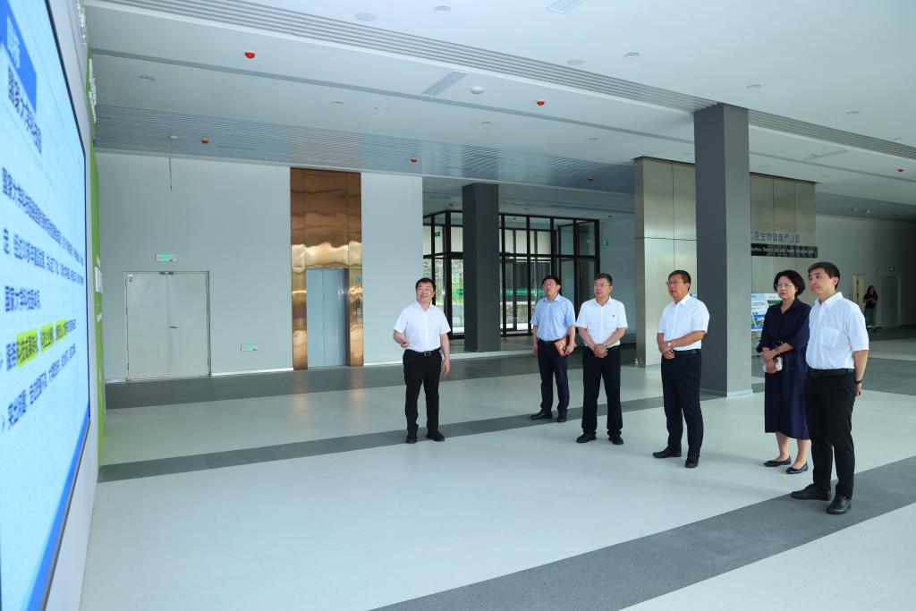 辽宁省科学技术厅党组书记王学来一行到我校调研走访
